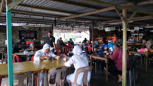 Warung Besi Mak Tom Parit Ulu